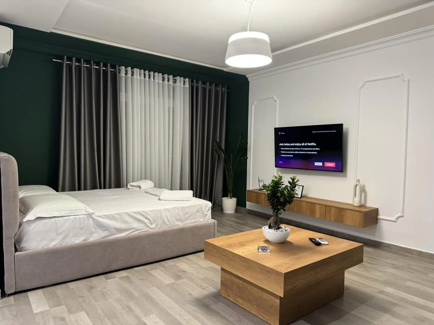Imagination Inn Τίρανα