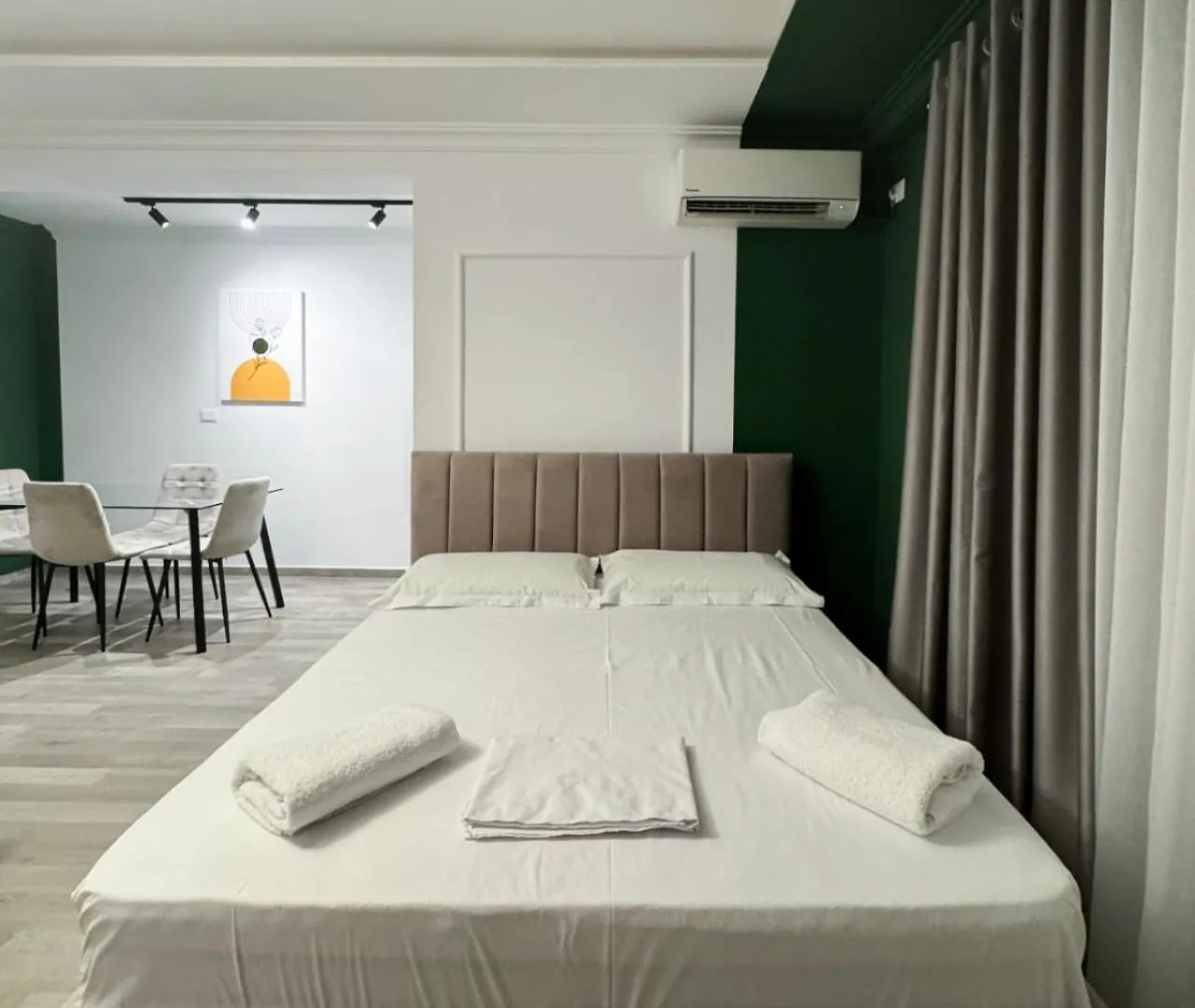 Imagination Inn Τίρανα 0*,  Αλβανία